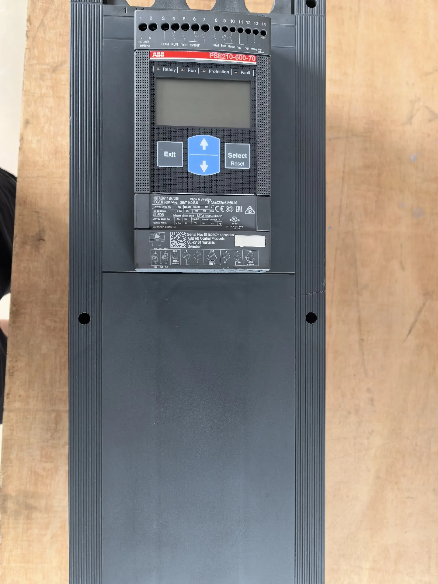 ABB PSE300-600-70-1 1SFA897114R7001 4