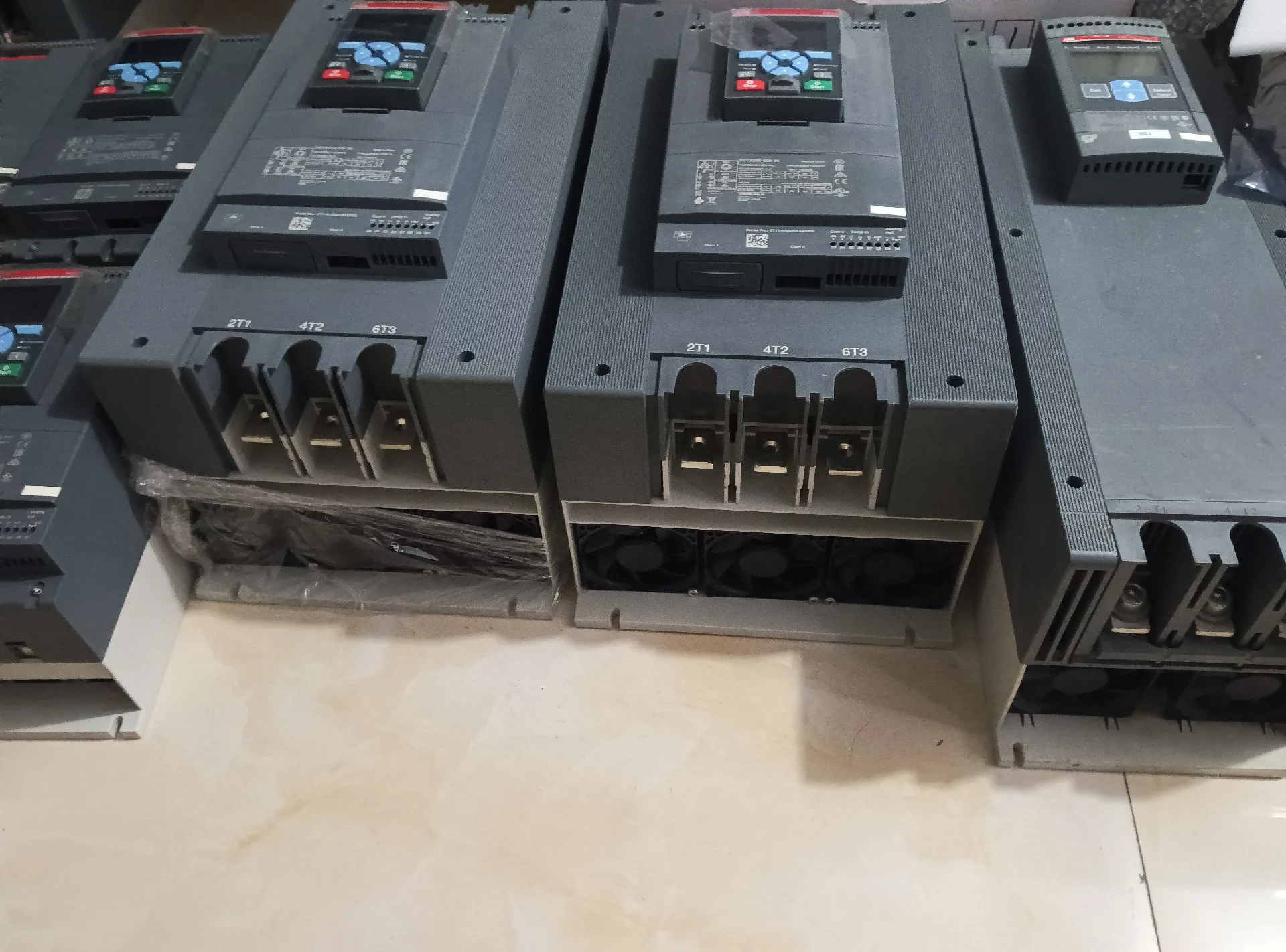 ABB PSTX60-600-70 1SFA898106R7000 3