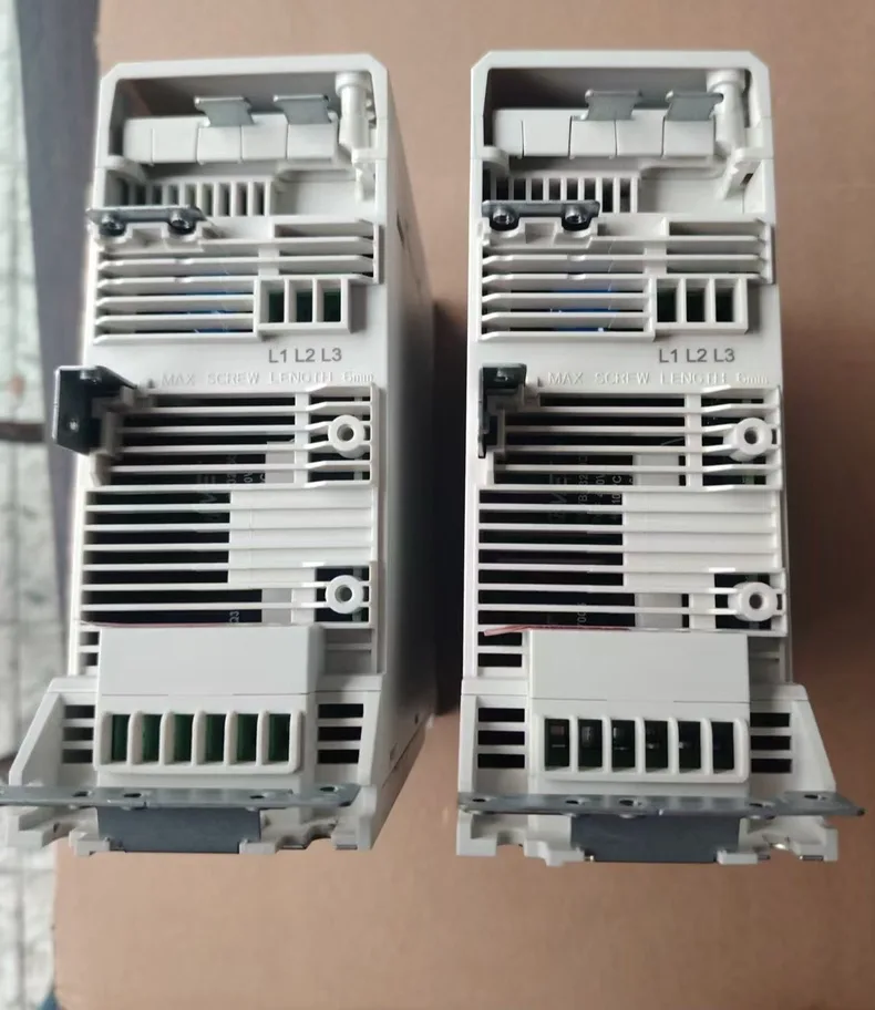 ABB ACS380-040S-01A8-4 5
