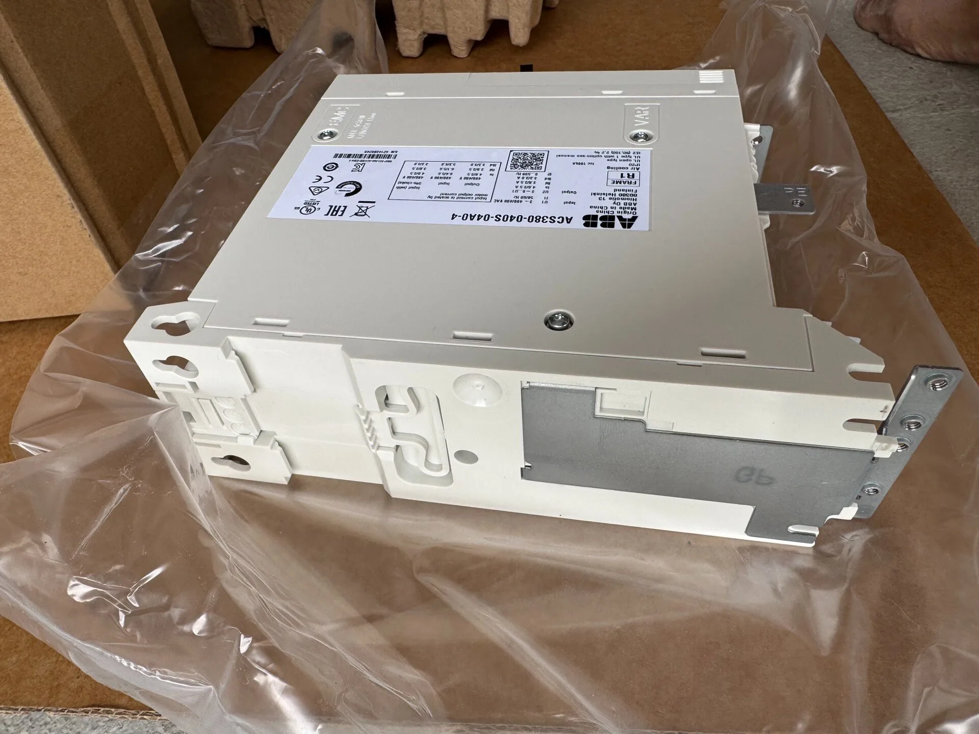 ABB ACS380-040S-04A0-4 5
