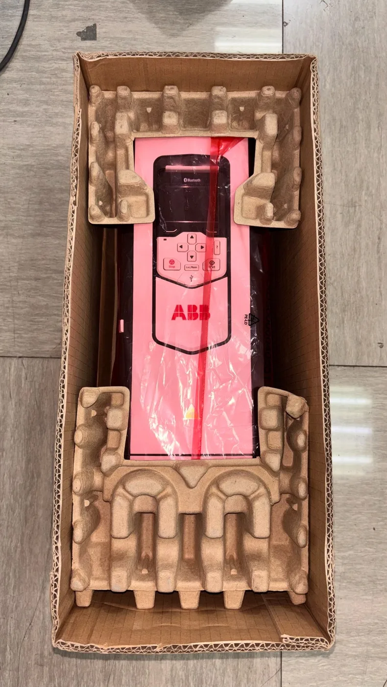 ABB ACS880-01-02A1-5 4