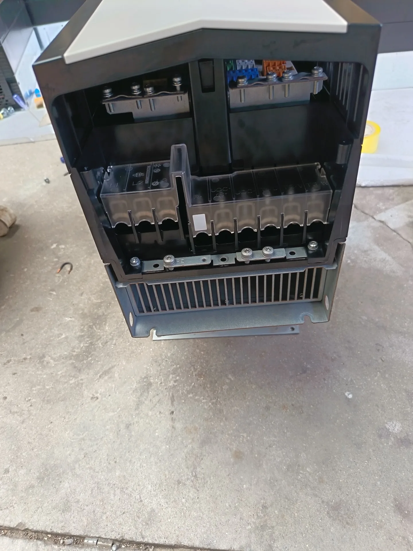 ABB ACS880-01-035A-7 2