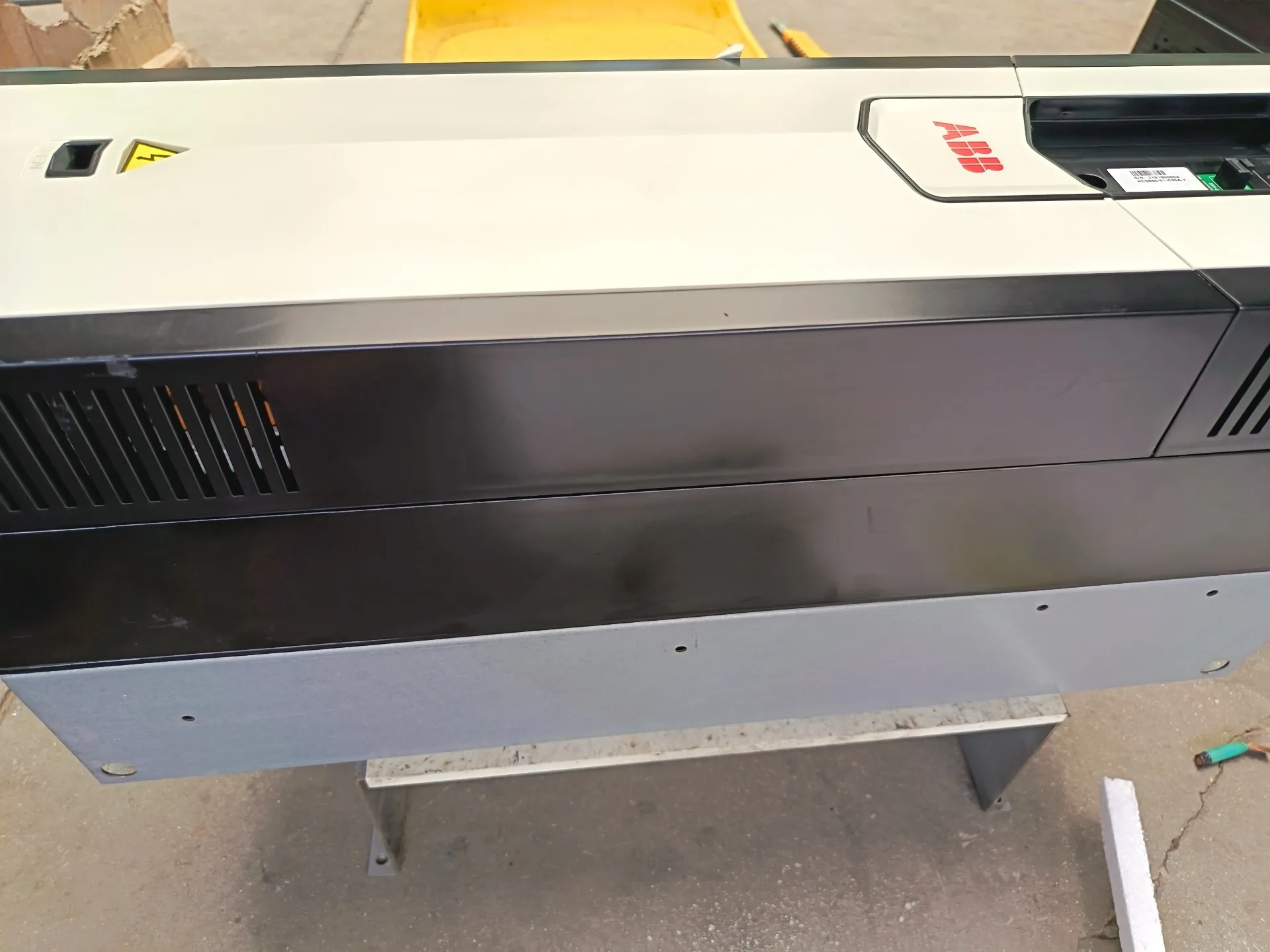 ABB ACS880-01-035A-7 4