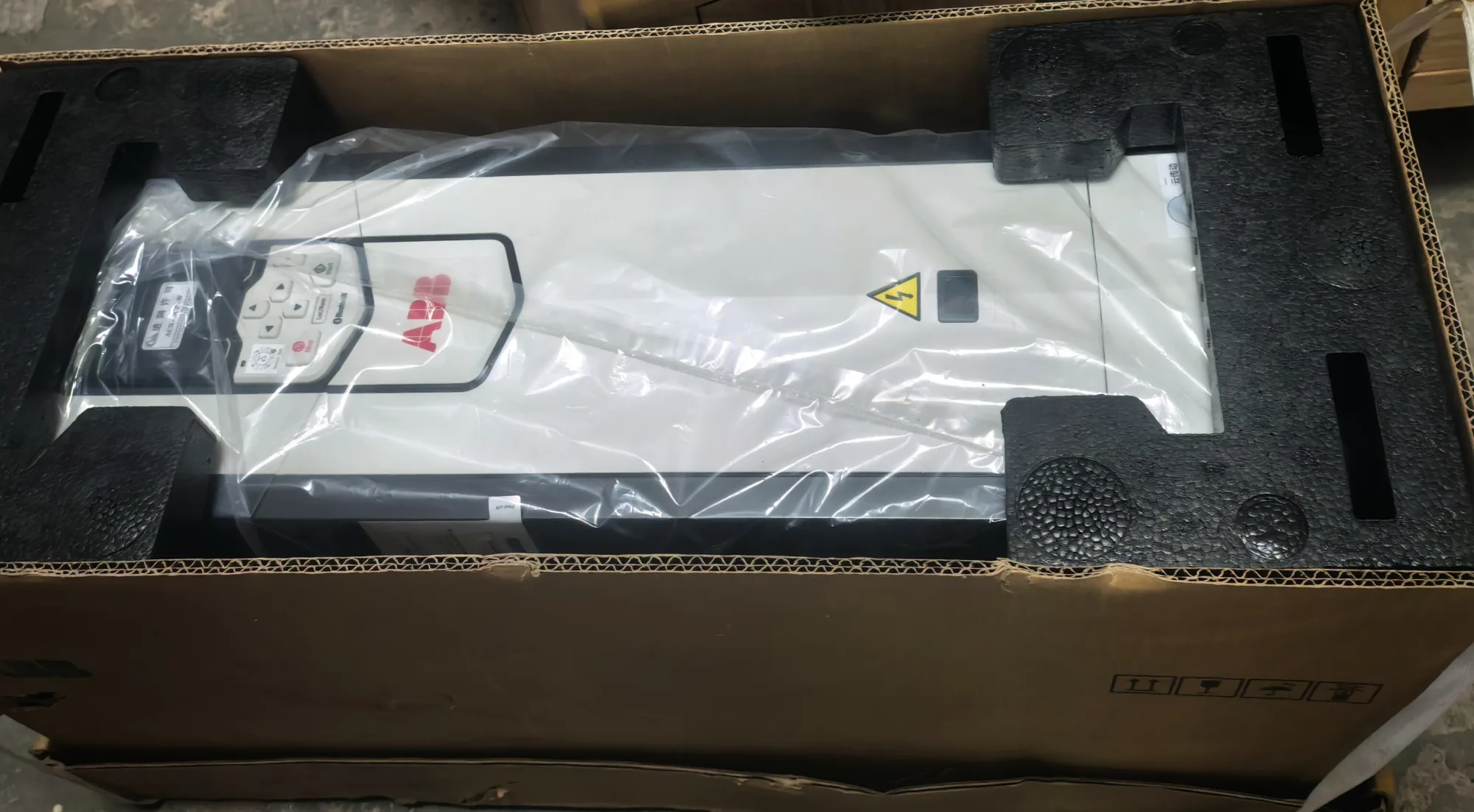 ABB ACS880-01-040A-5