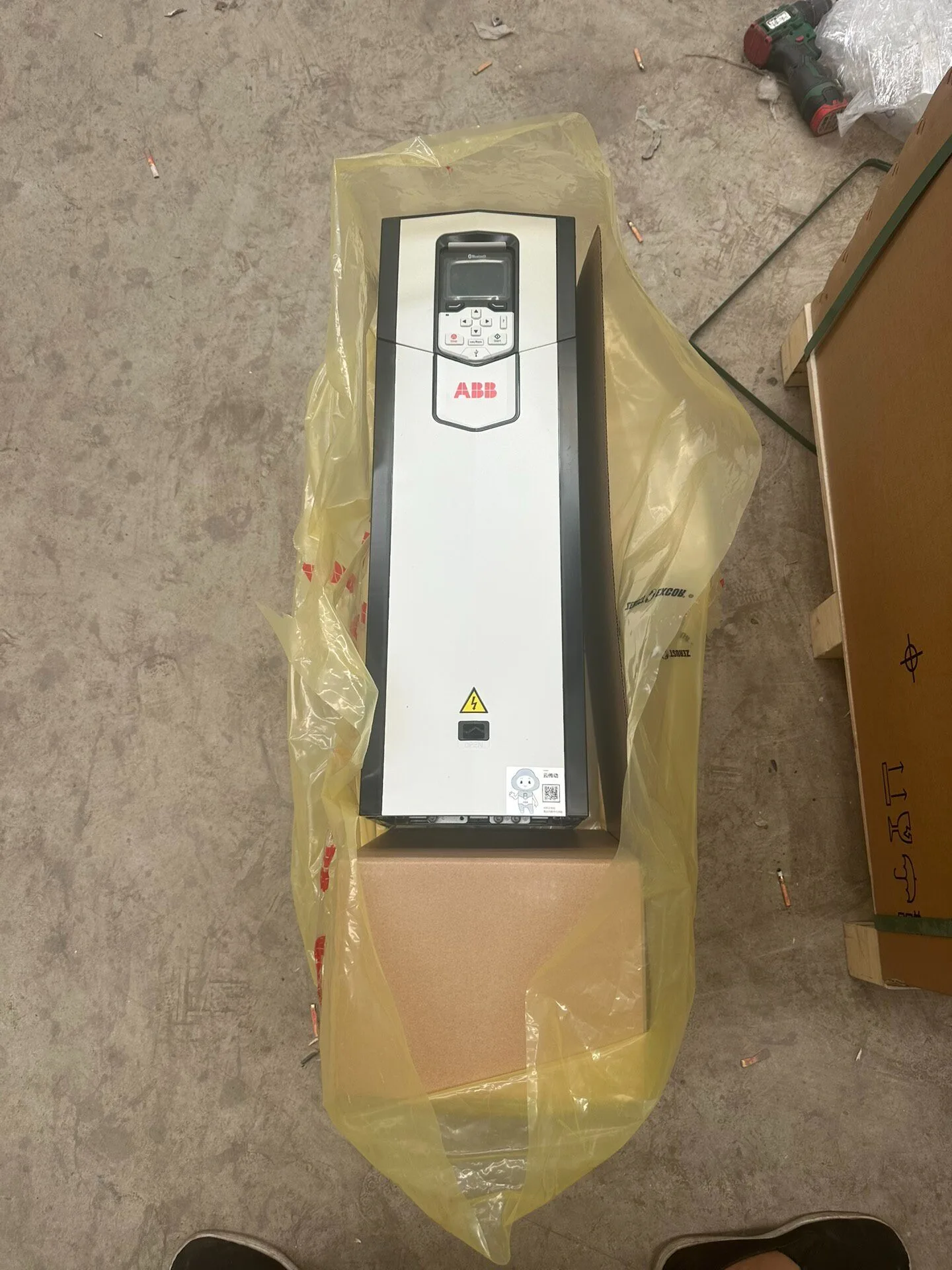 ABB ACS880-01-049A-7