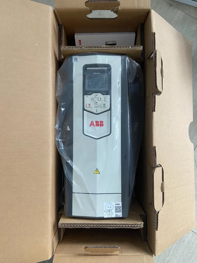 ABB ACS880-01-07A4-7