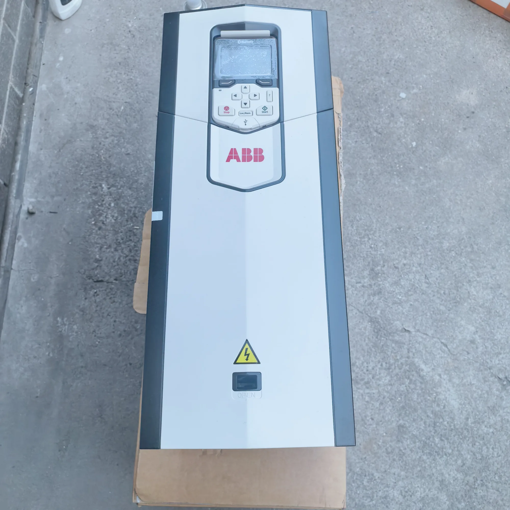 ABB ACS880-01-096A-5 4