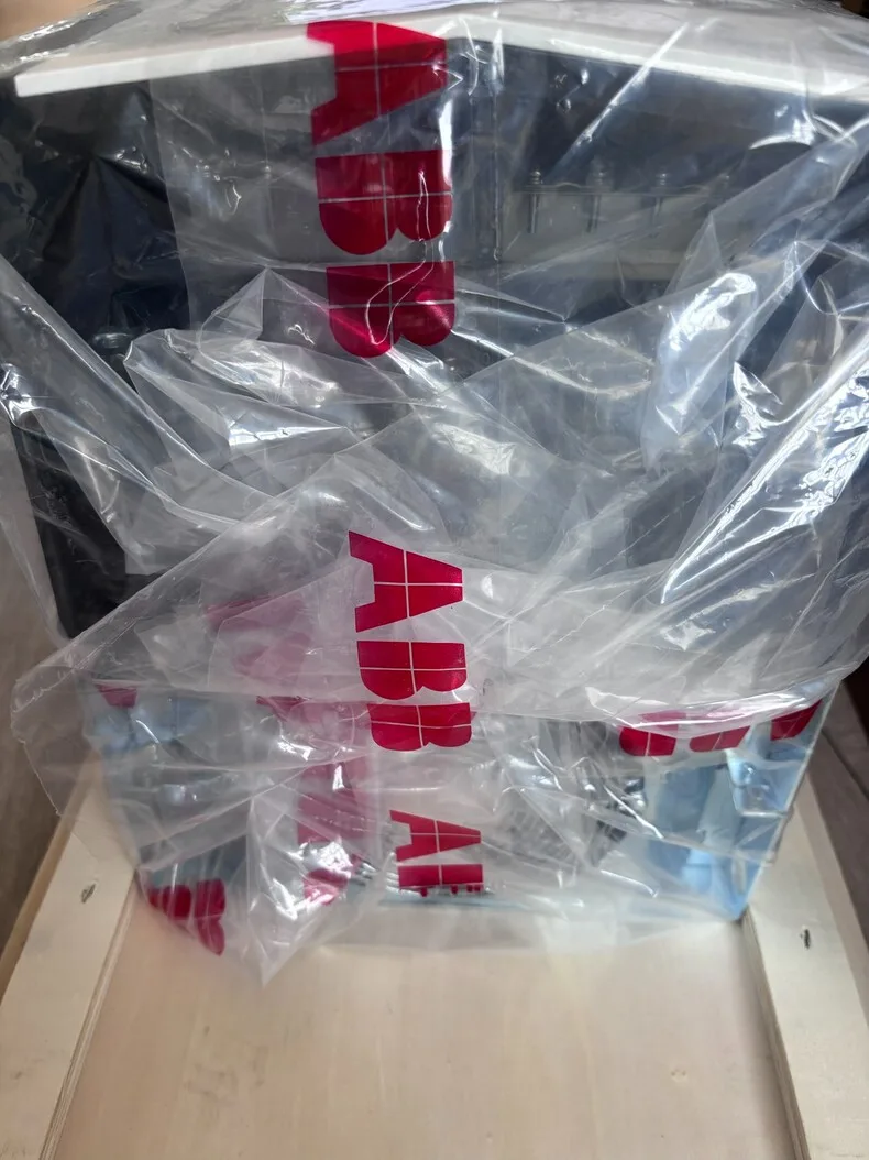 ABB ACS880-01-119A-7 4