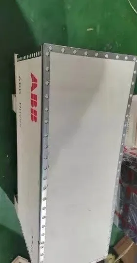 ABB ACS880-07-0260A-5 4