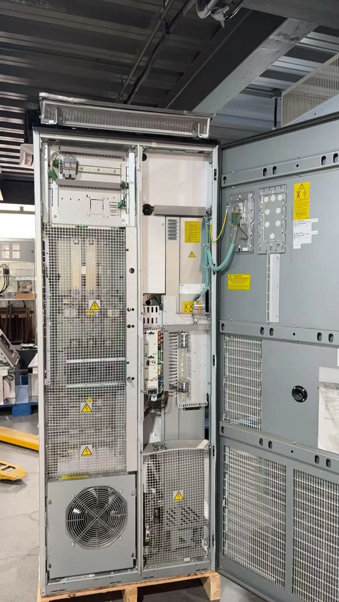 ABB ACS880-07-0470A-7 6