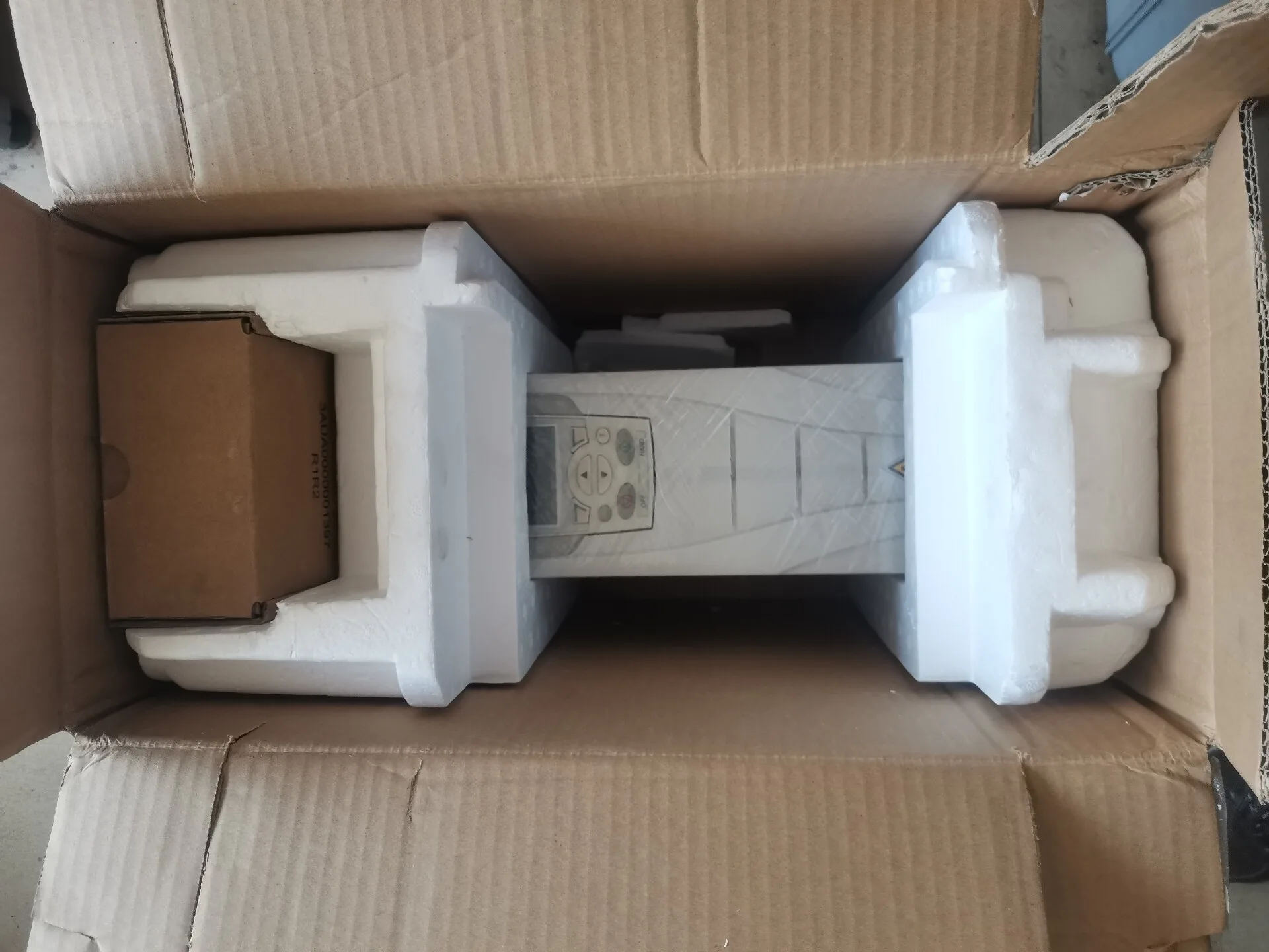 ABB ACH550-01-06A9-4 4