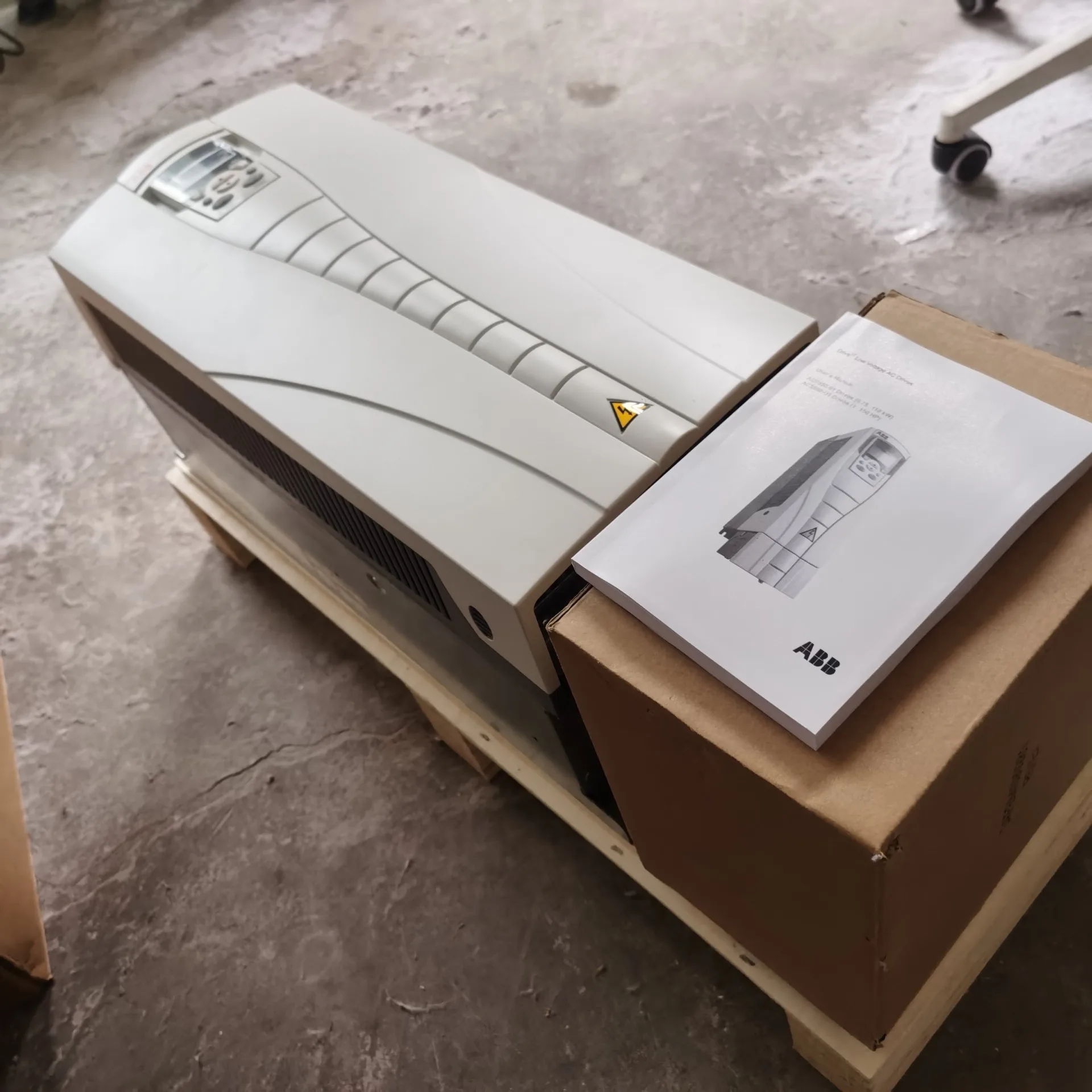 ABB ACH550-01-125A-4 2