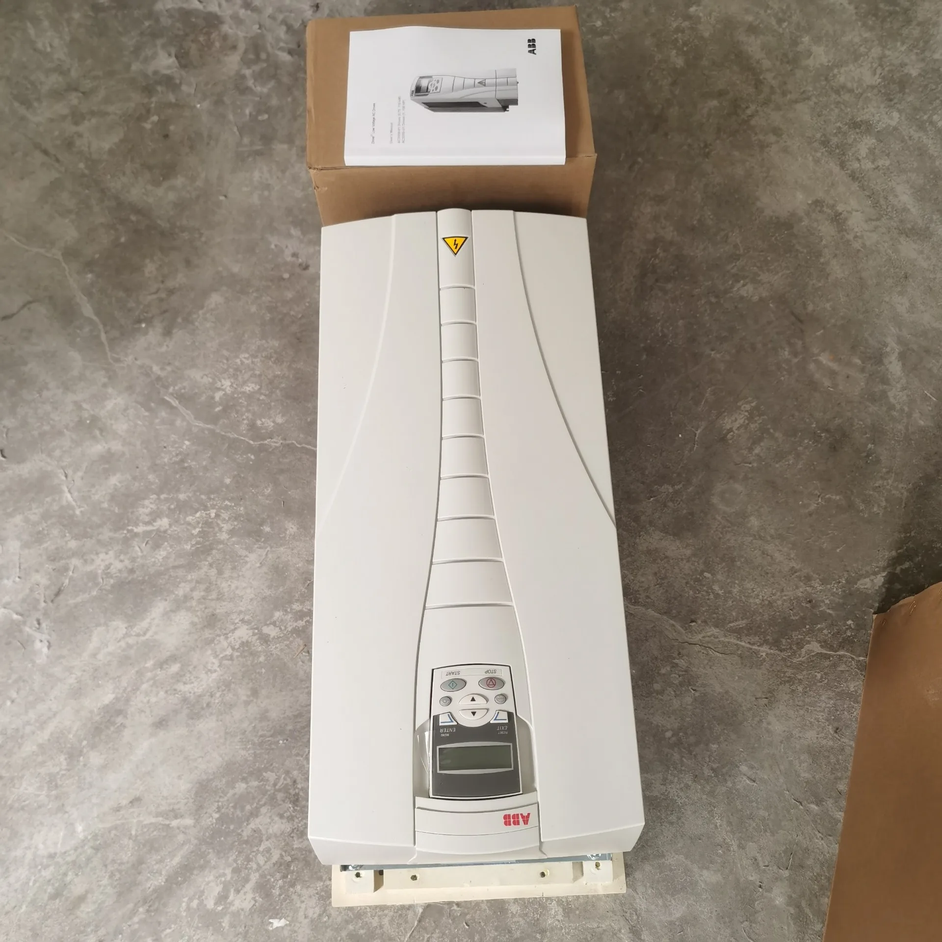 ABB ACH550-01-125A-4 3