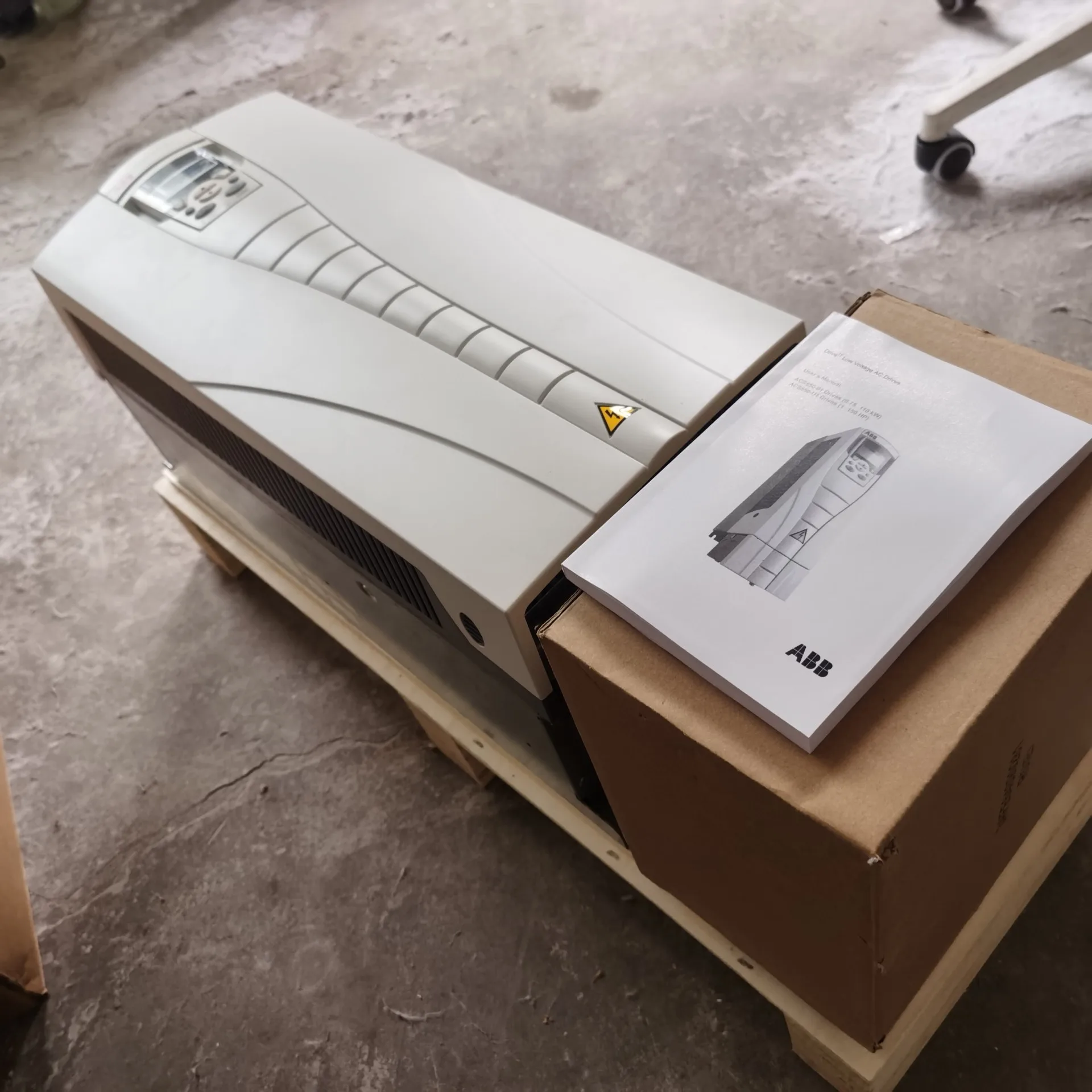 ABB ACH550-01-125A-4 4