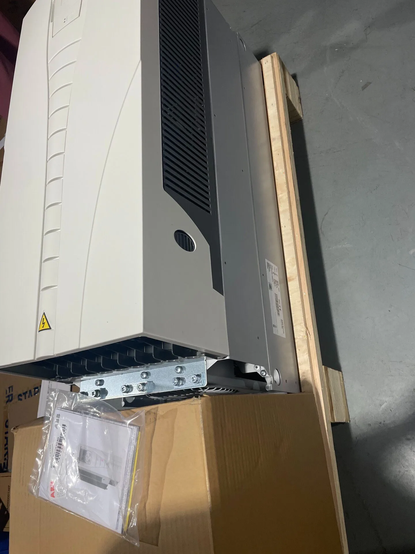 ABB ACH550-01-180A-4 2