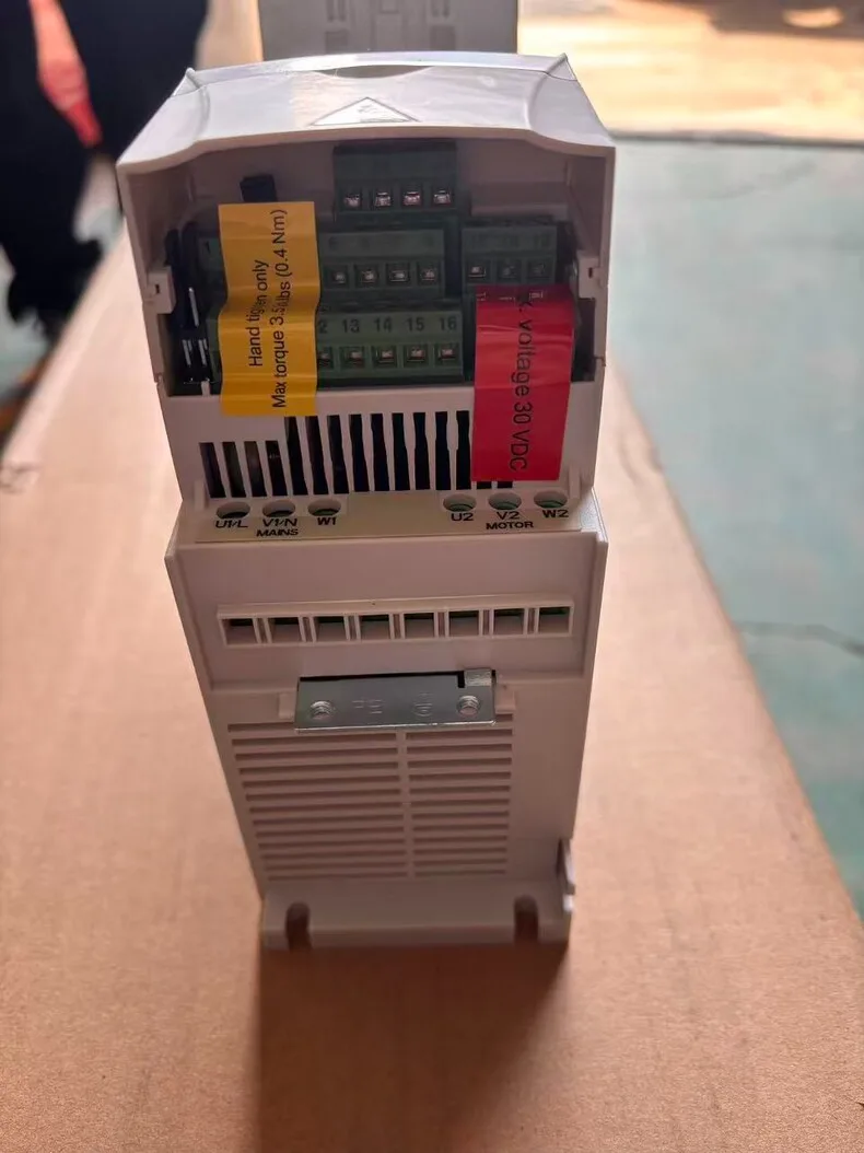 ABB ACS310-01U-06A7-2 6