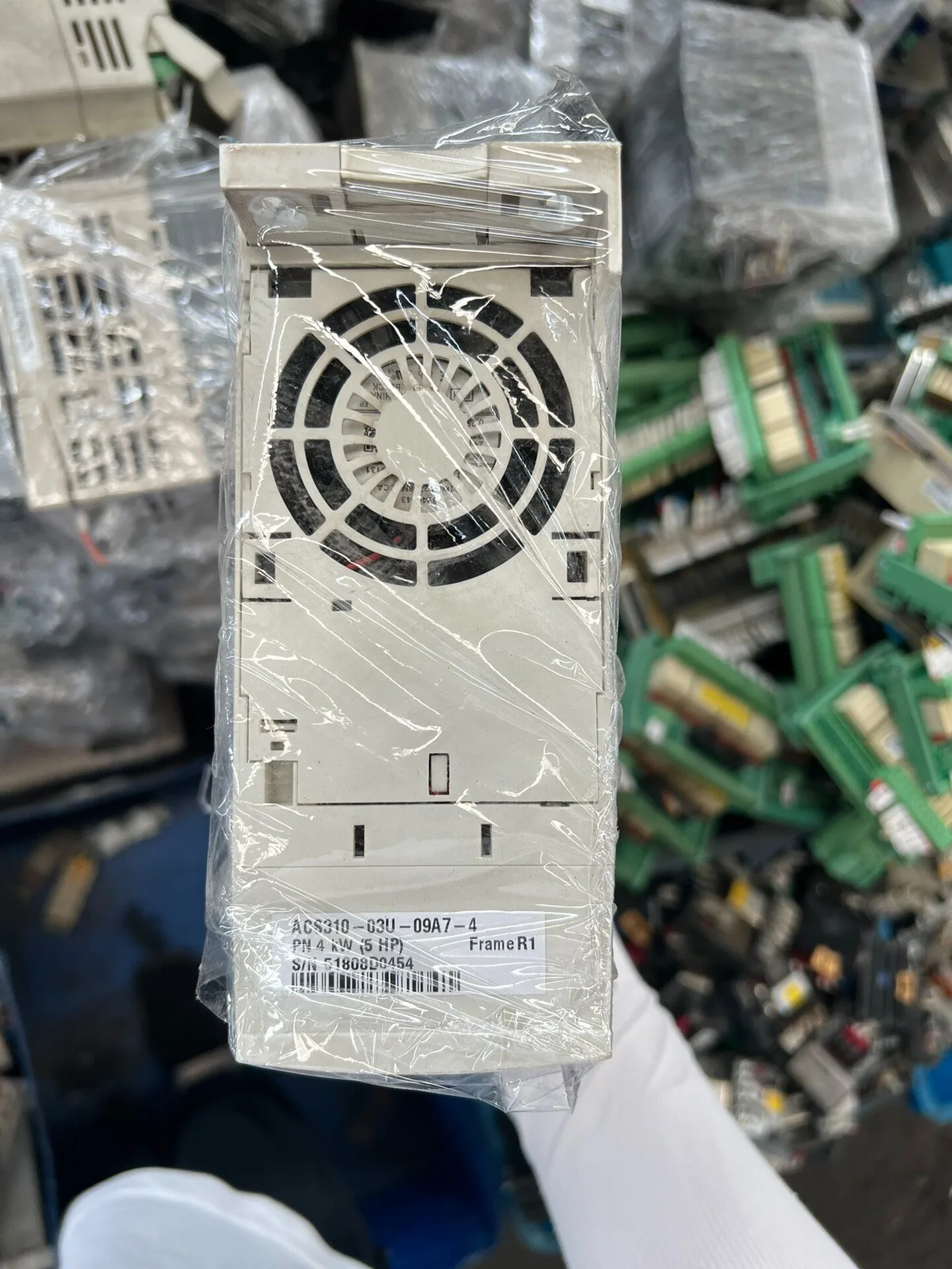 ABB ACS310-03U-09A7-4 5