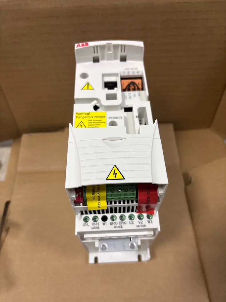 ABB ACS355-01U-04A7-2 3