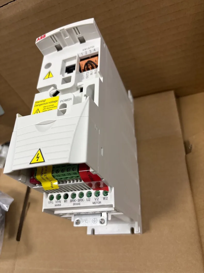 ABB ACS355-01U-04A7-2 5