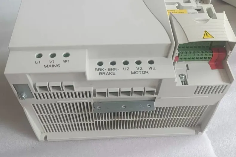 ABB ACS355-03E-44A0-4 6