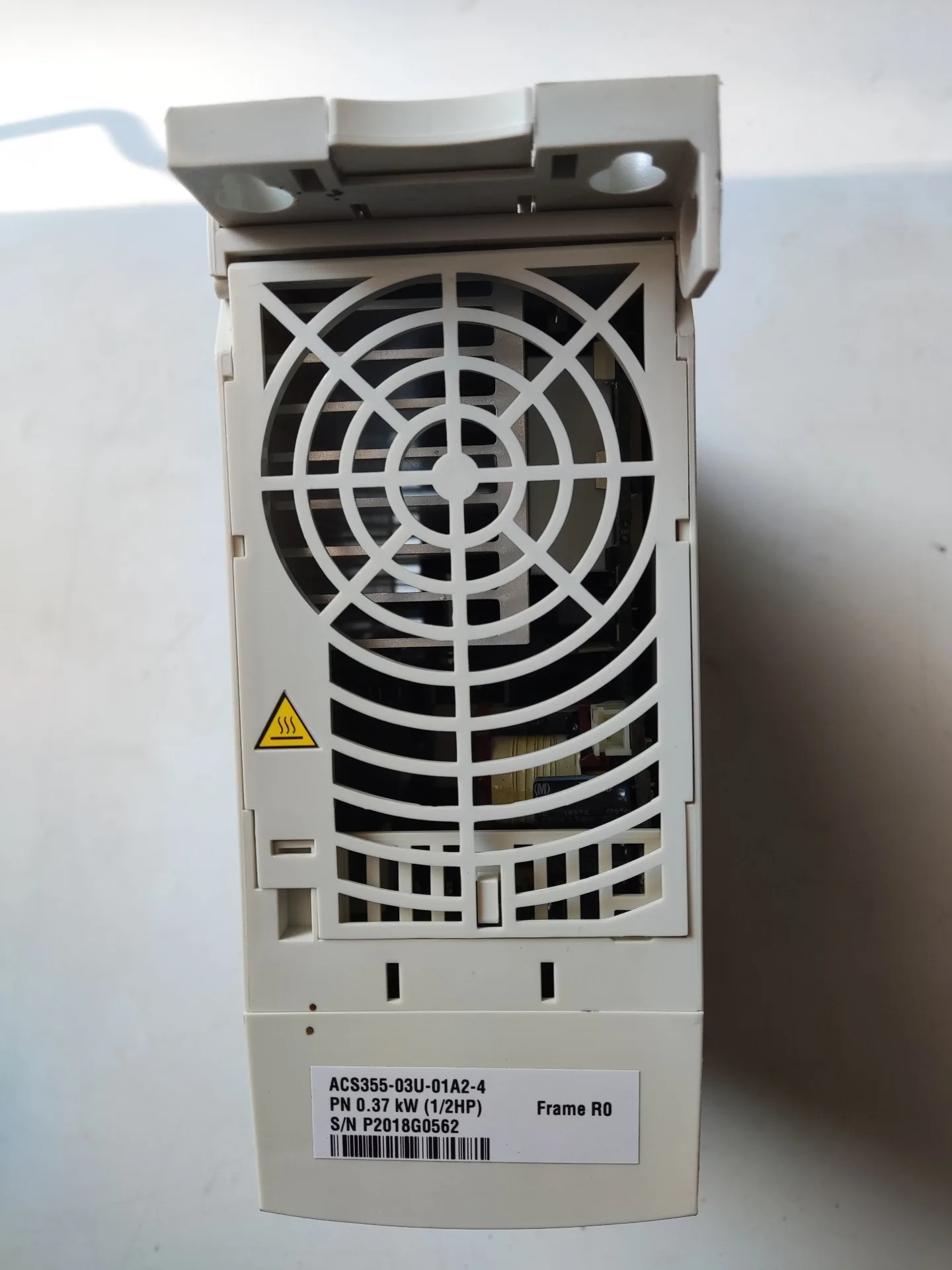 ABB ACS355-03U-01A2-4 6
