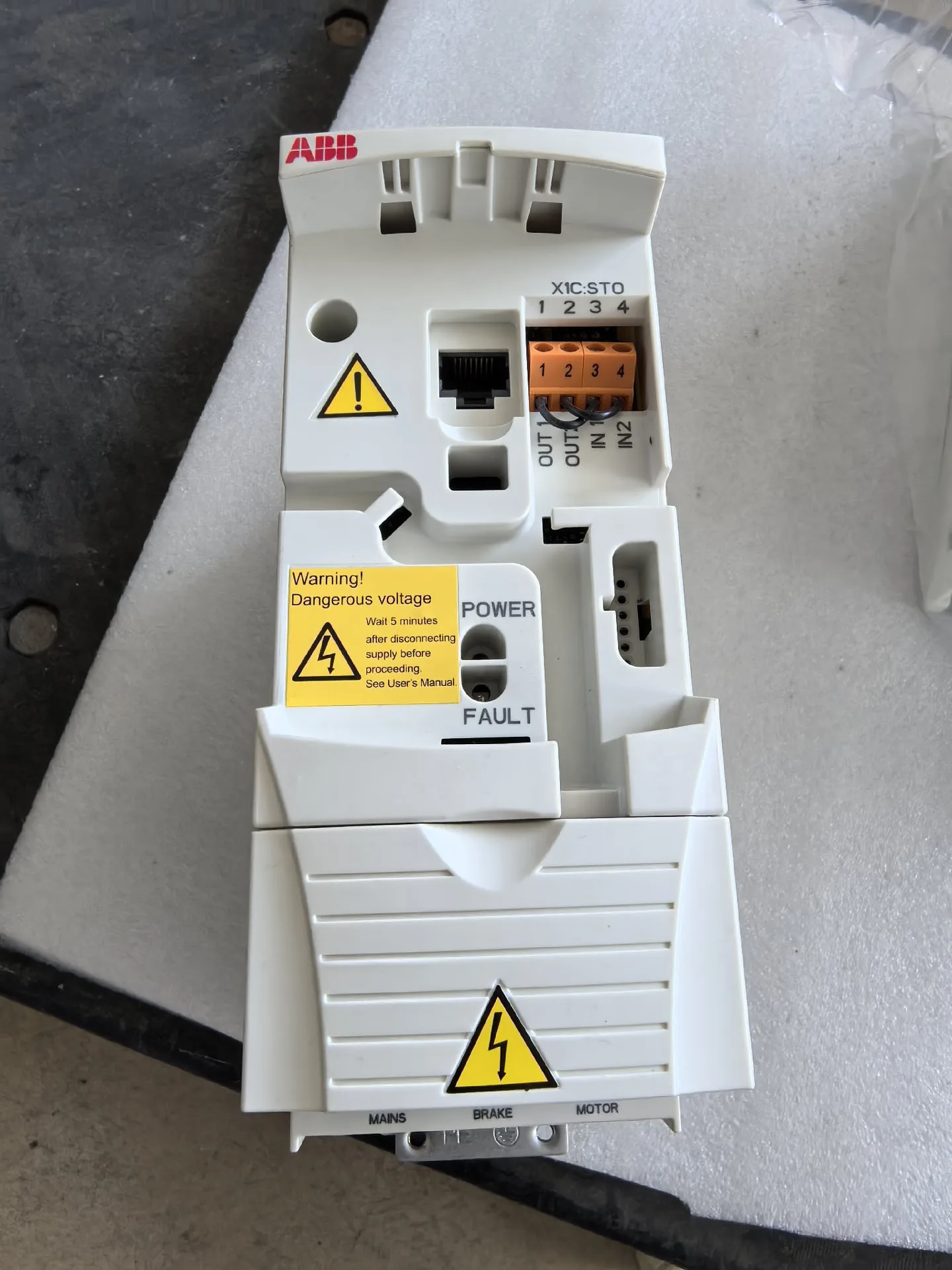 ABB ACS355-03U-09A8-2