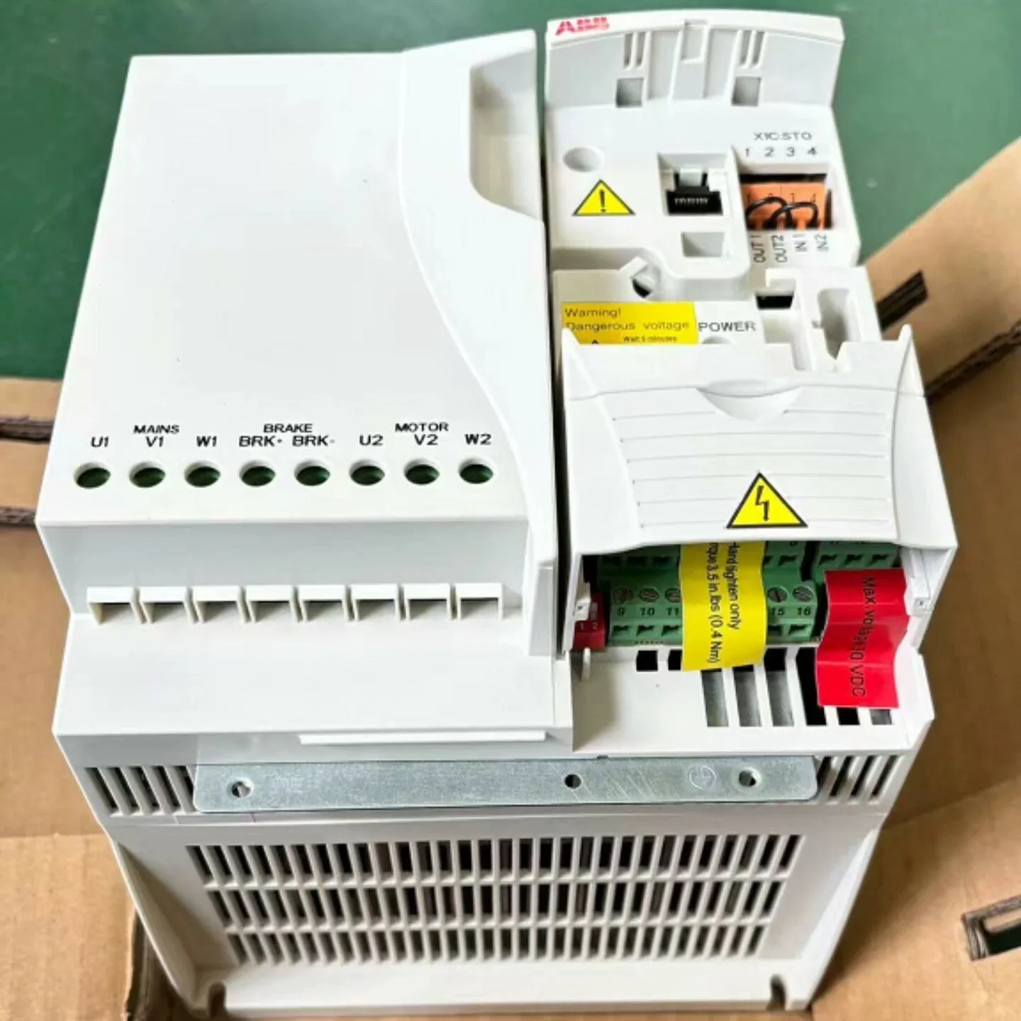 ABB ACS355-03U-12A5-4 3