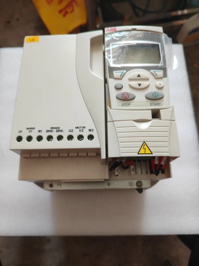 ABB ACS355-03U-24A4-2 2