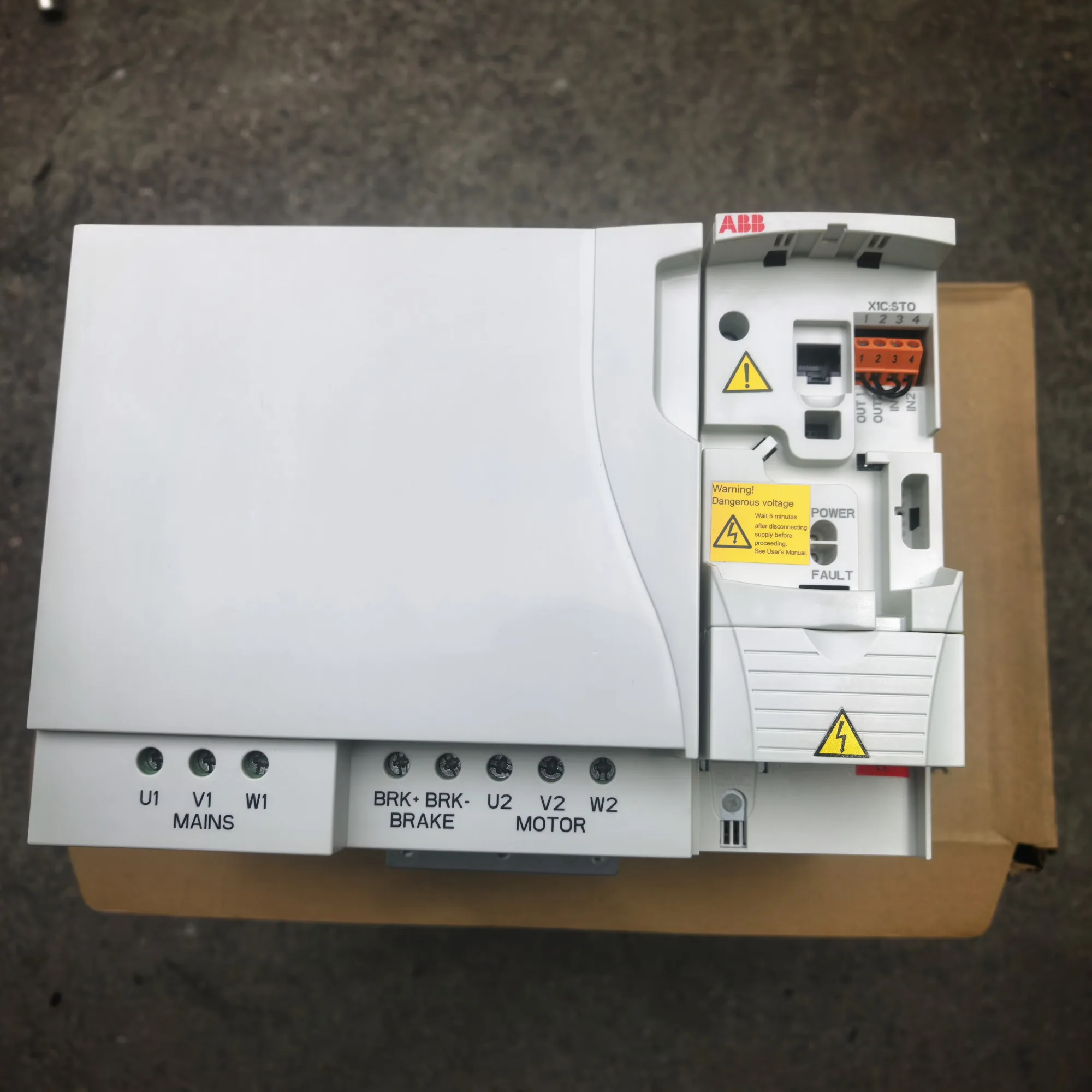 ABB ACS355-03U-31A0-4