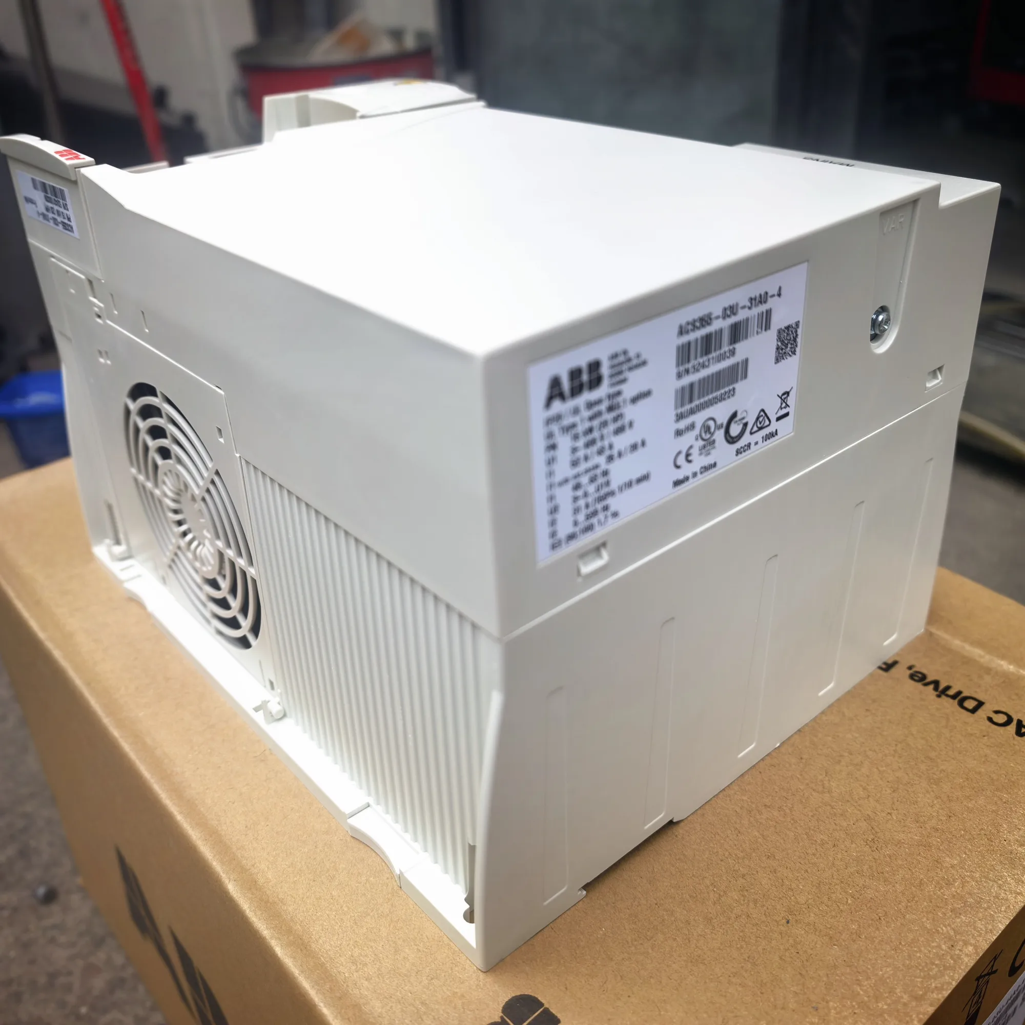 ABB ACS355-03U-31A0-4 5
