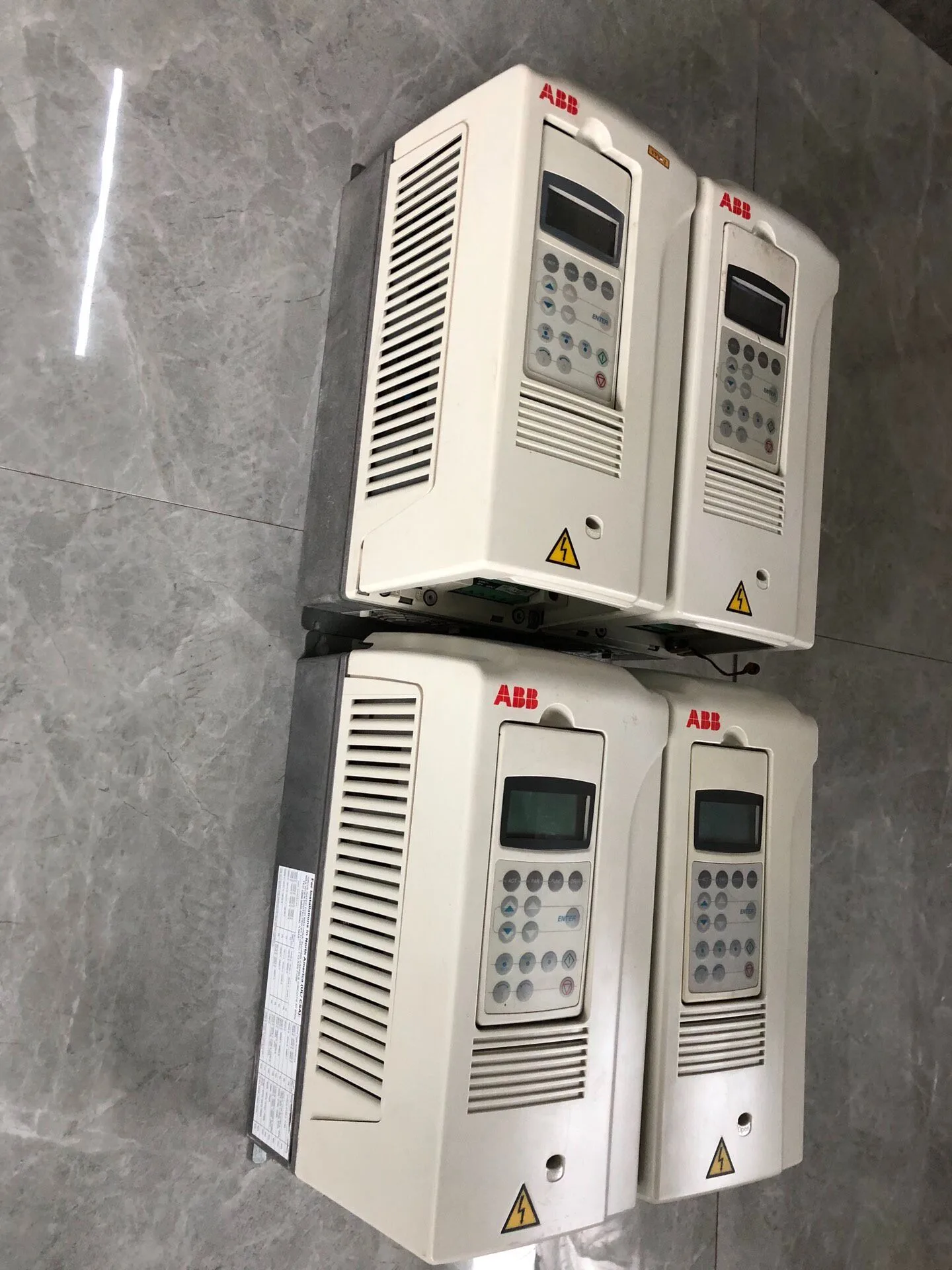 ABB ACS800-01-0004-3 2
