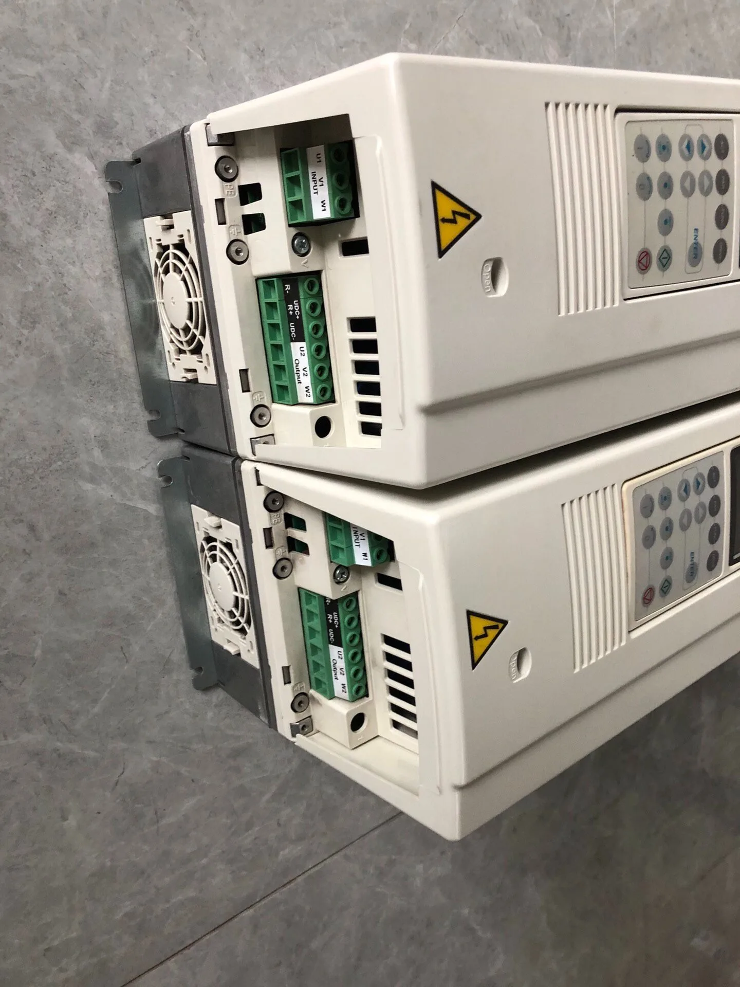 ABB ACS800-01-0004-3 4