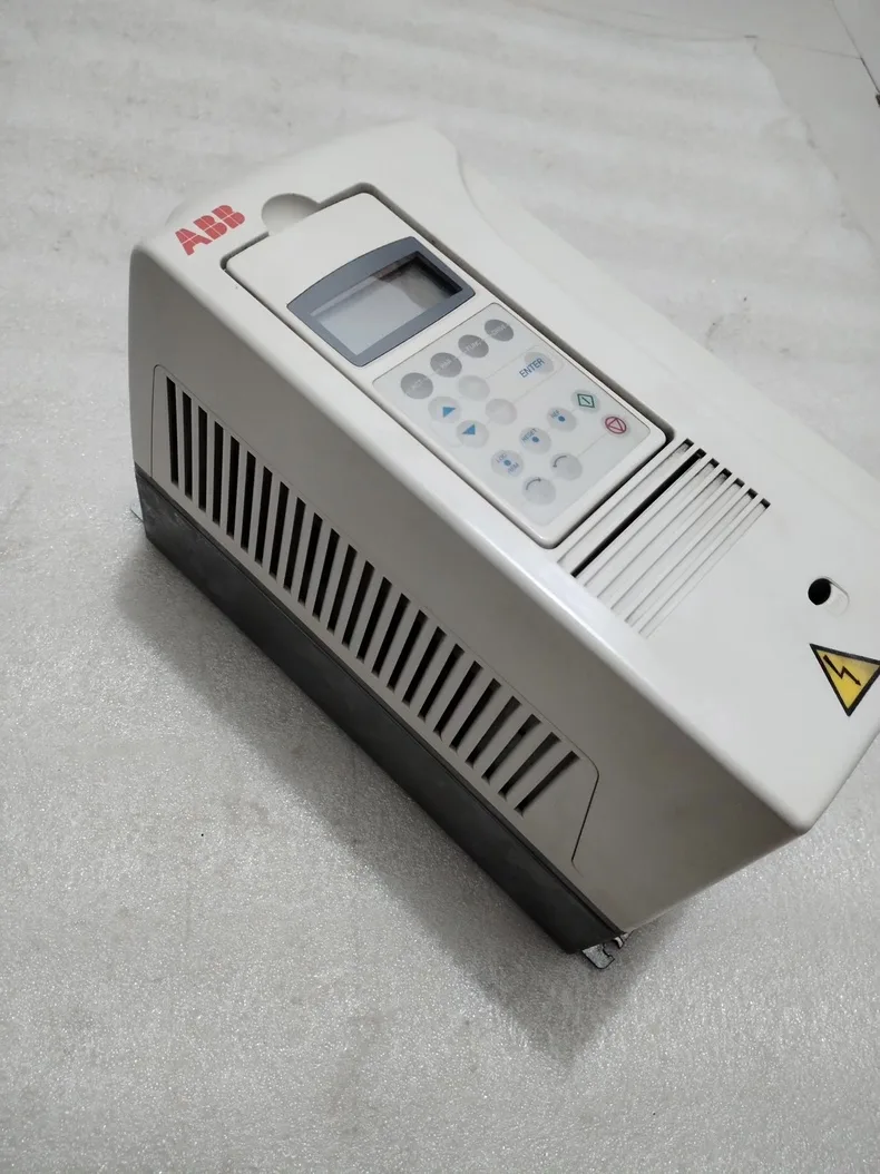 ABB ACS800-01-0005-3 5