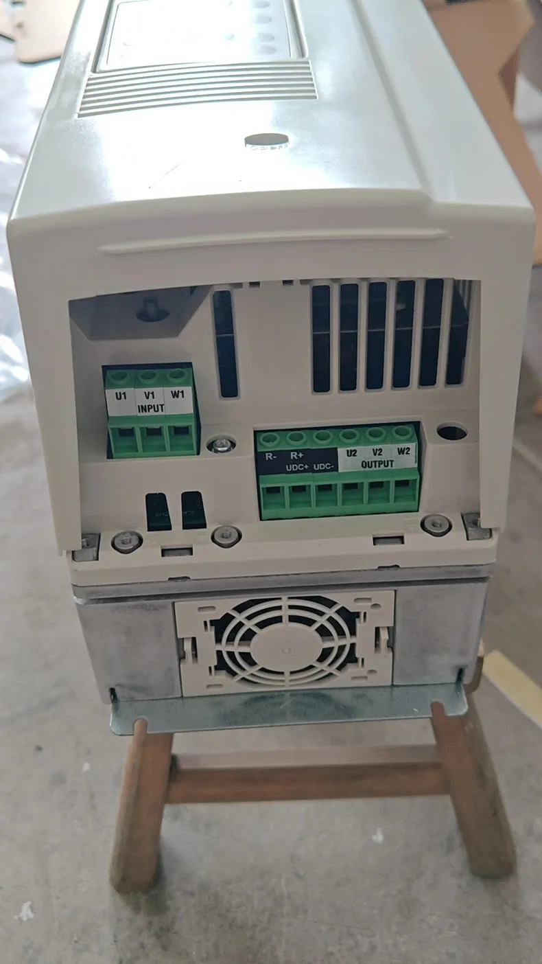ABB ACS800-01-0009-5 6