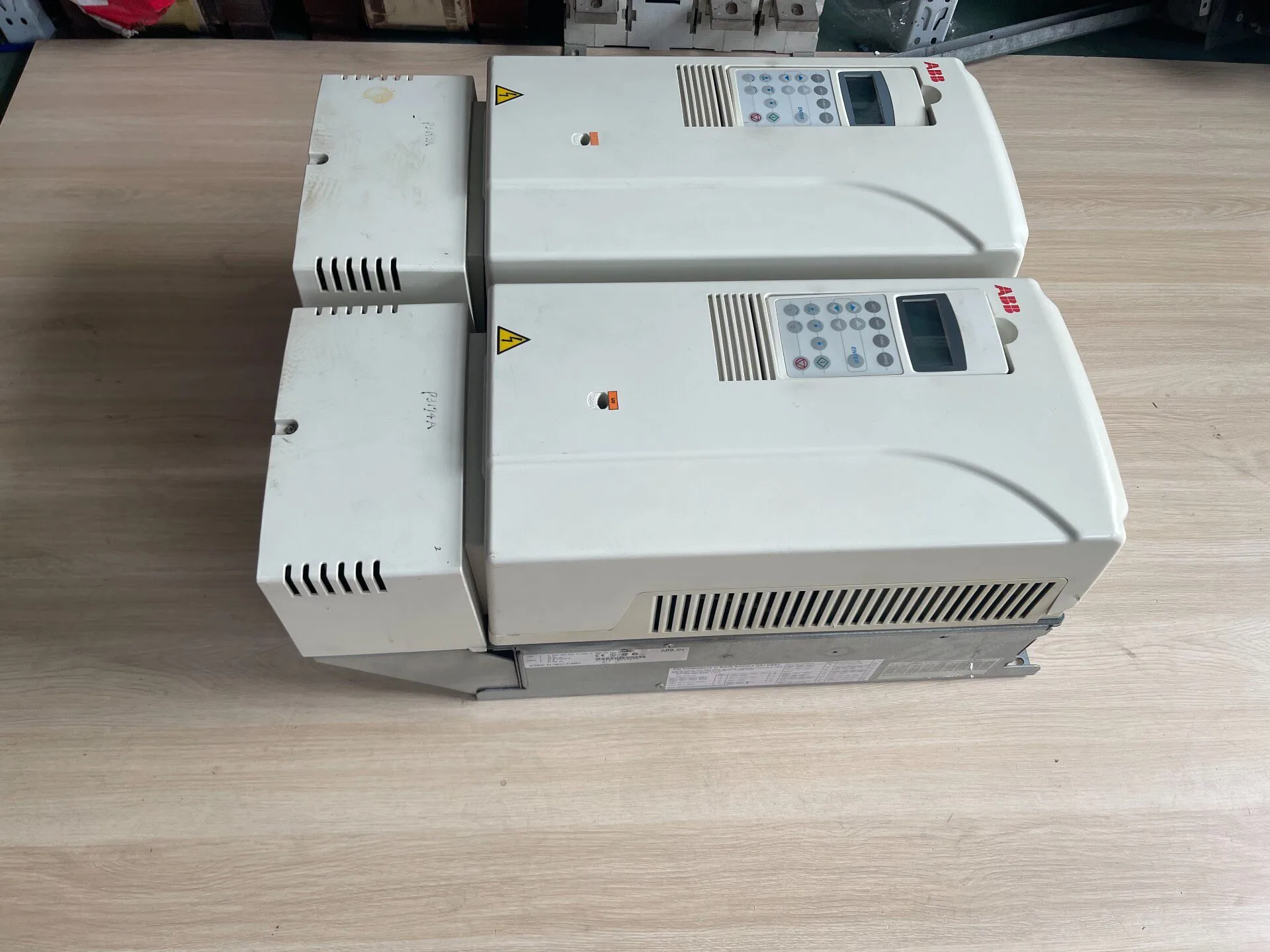 ABB ACS800-01-0016-7 2