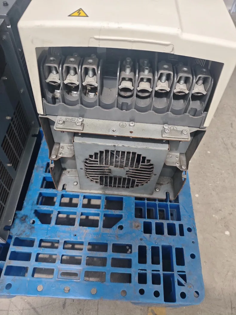 ABB ACS800-01-0165-3 3