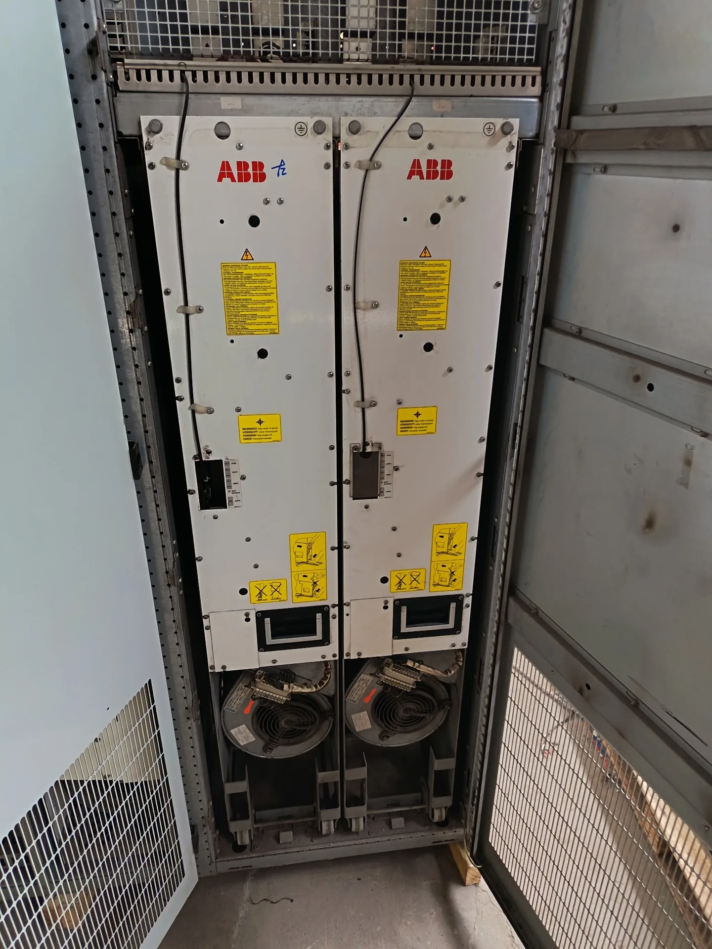 ABB ACS800-07-0870-7 4