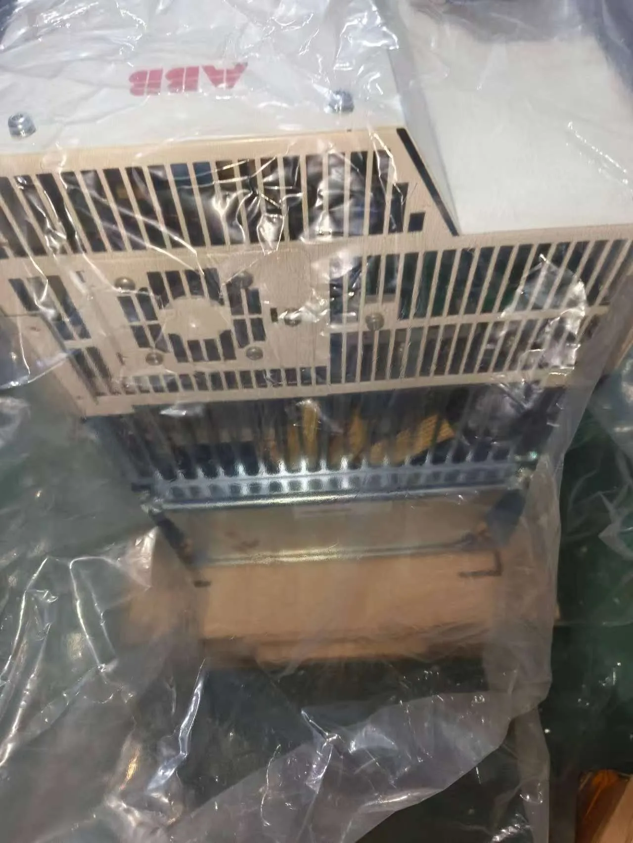 ABB ACS850-04-225A-5 4