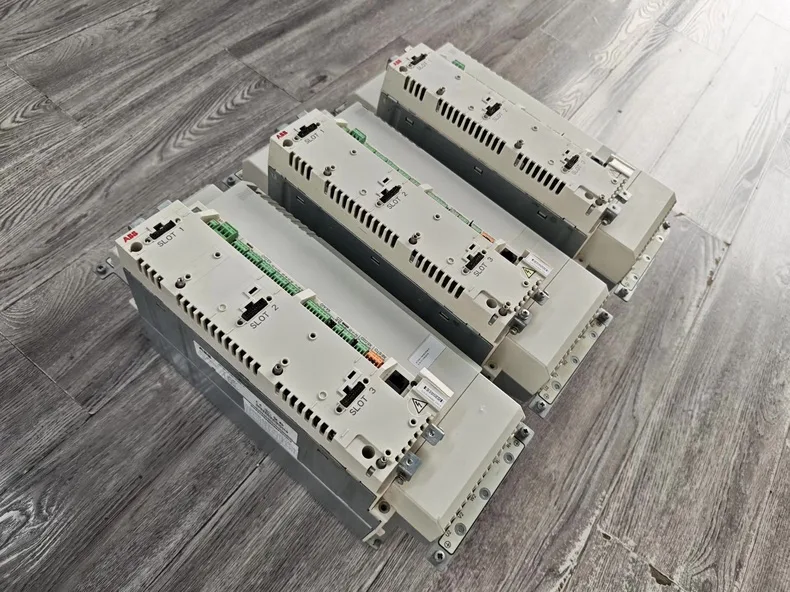 ABB ACSM1-04AM-040A-4 2
