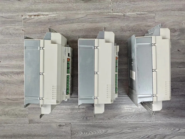 ABB ACSM1-04AM-040A-4 5
