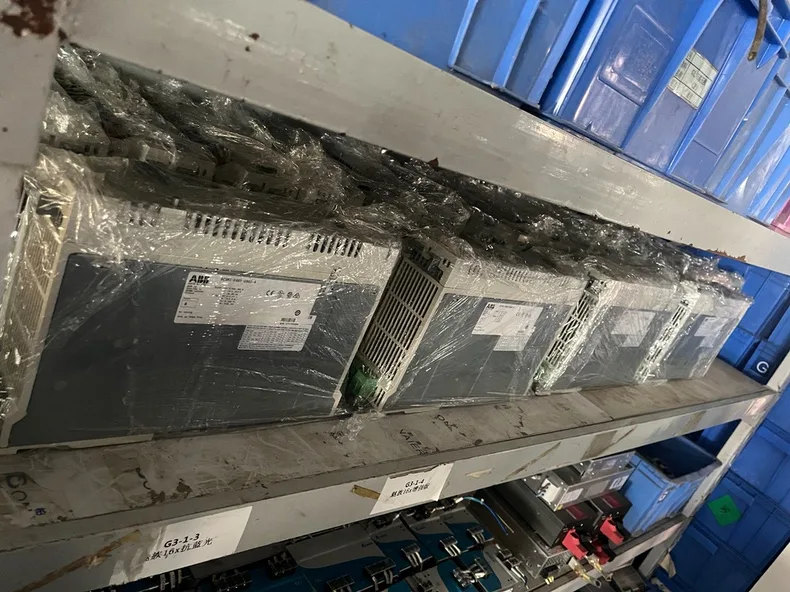ABB ACSM1-04AS-09A5-4 5