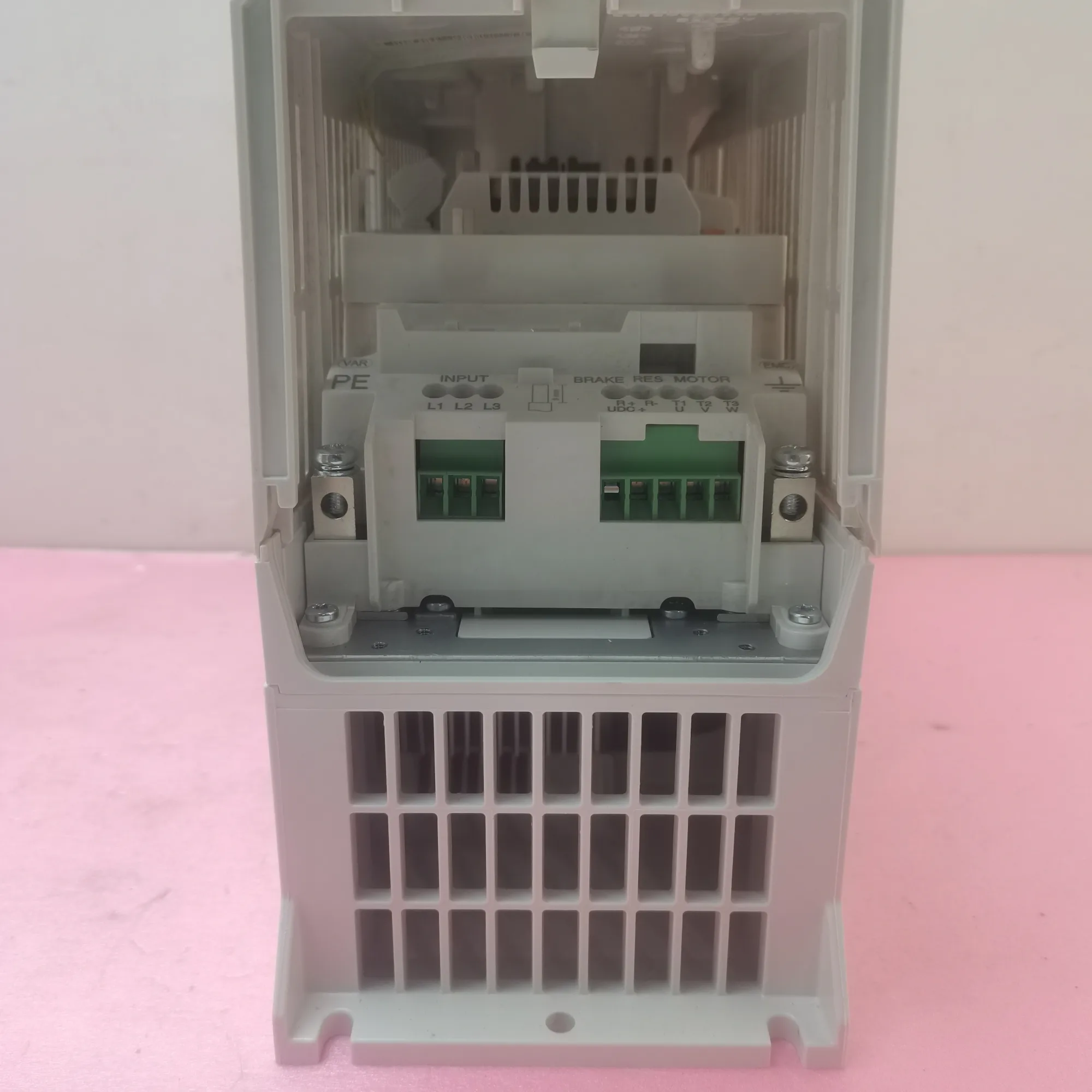 ABB ACH580-01-12A7-4 6
