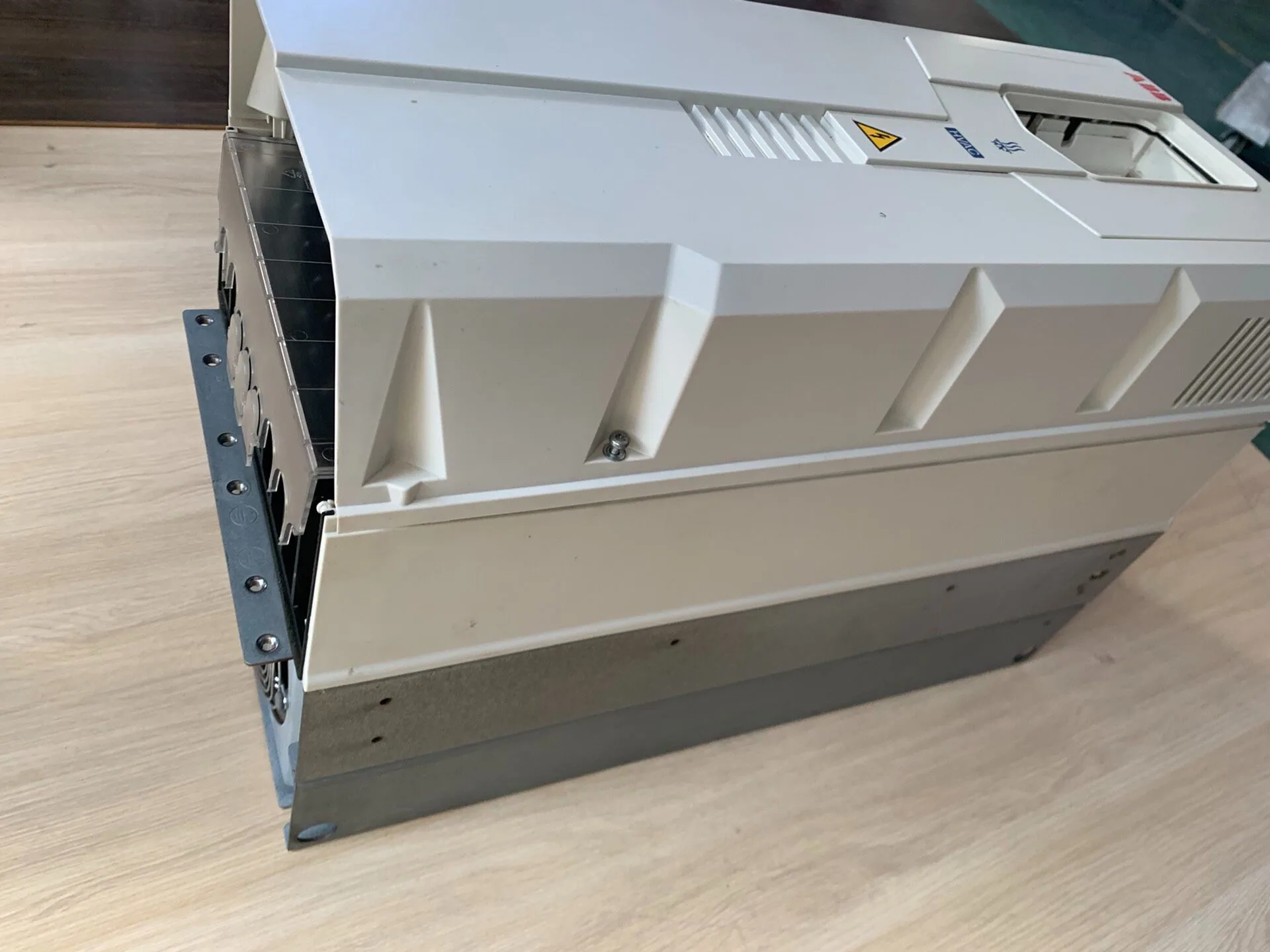 ABB ACH580-01-145A-4 4