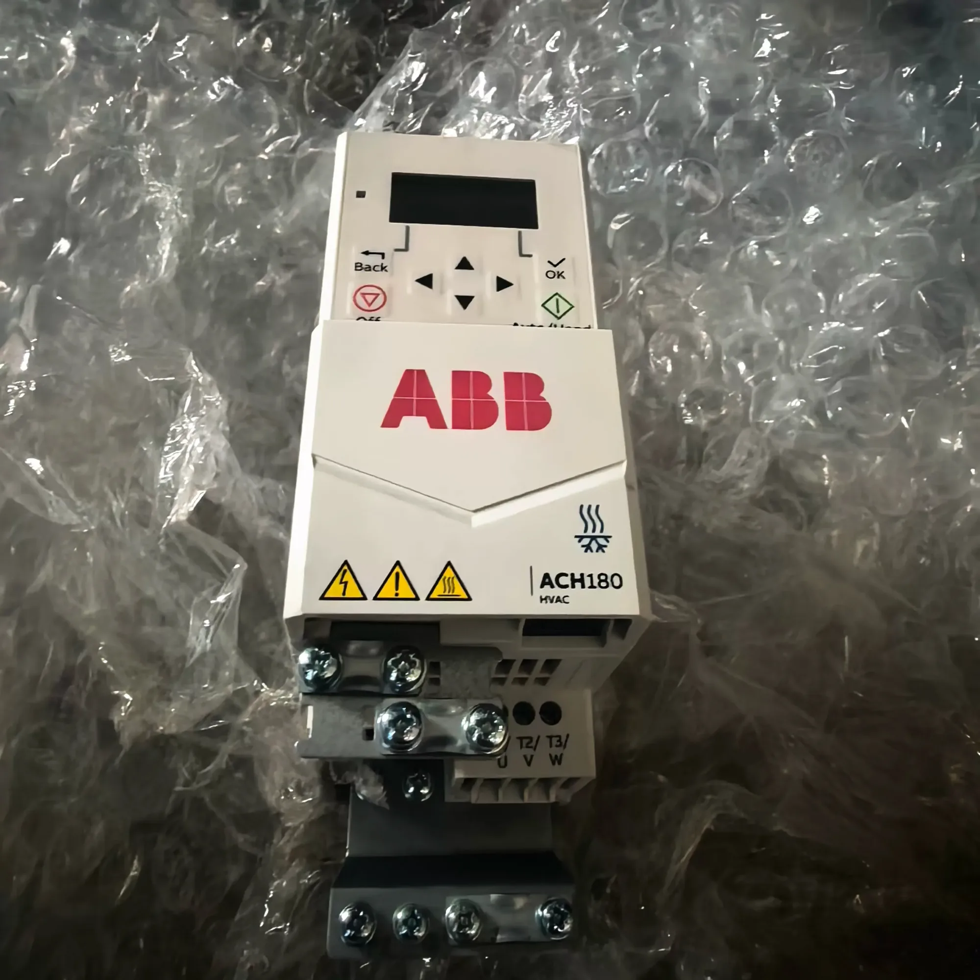 ABB ACS180-04S-09A4-4