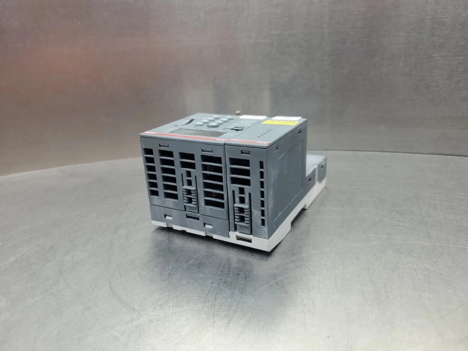 ABB PM582 1SAP140200R0100 4