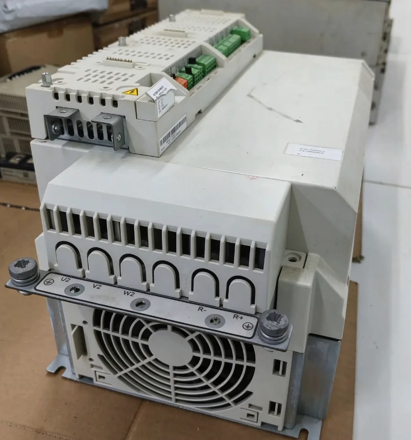 ABB ACSM1-04AM-090A-4 4