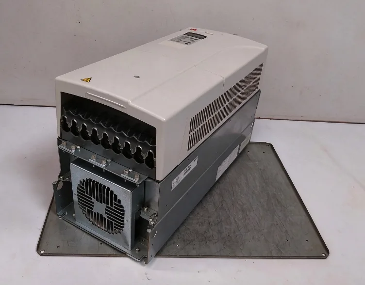 ABB ACS800-01-0140-5 4