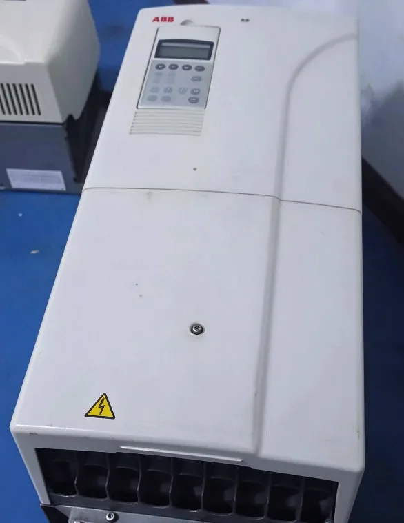 ABB ACS800-01-0120-3 3