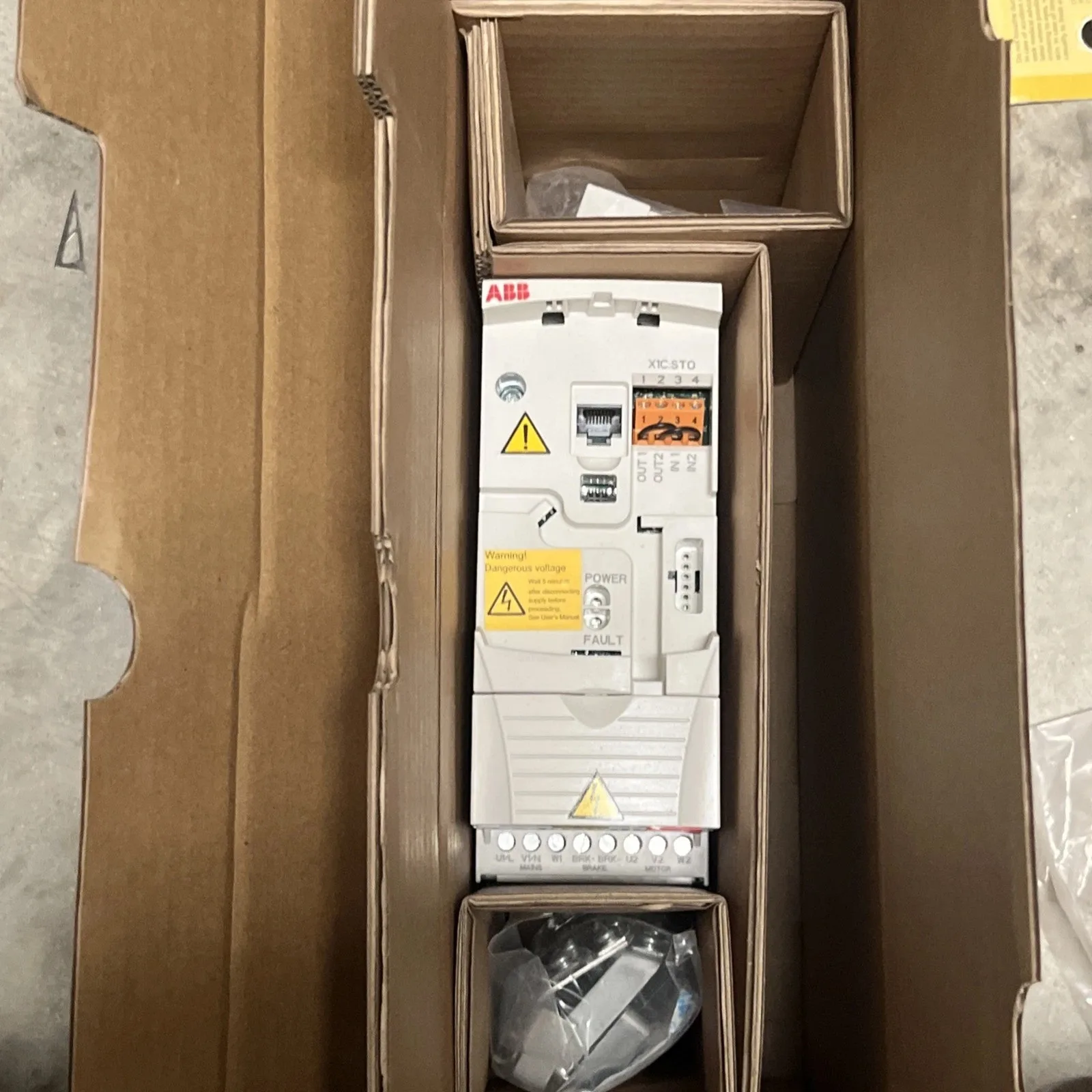 ABB ACS355-03U-03A5-2