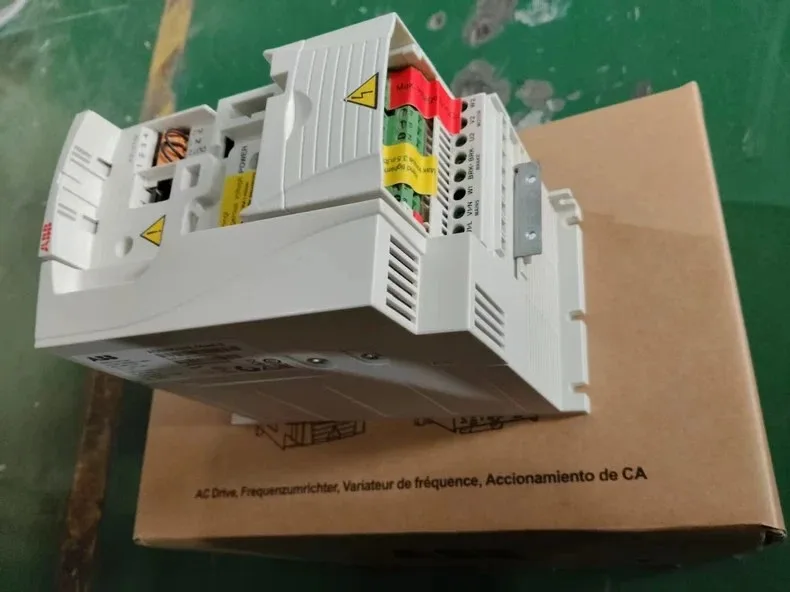 ABB ACS355-01E-09A8-2 5